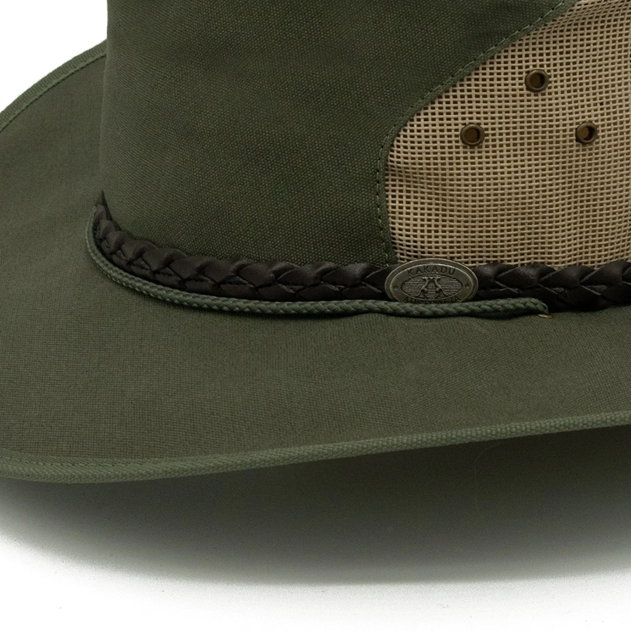 Cairns Hat in Waterproof Canvas & Mesh