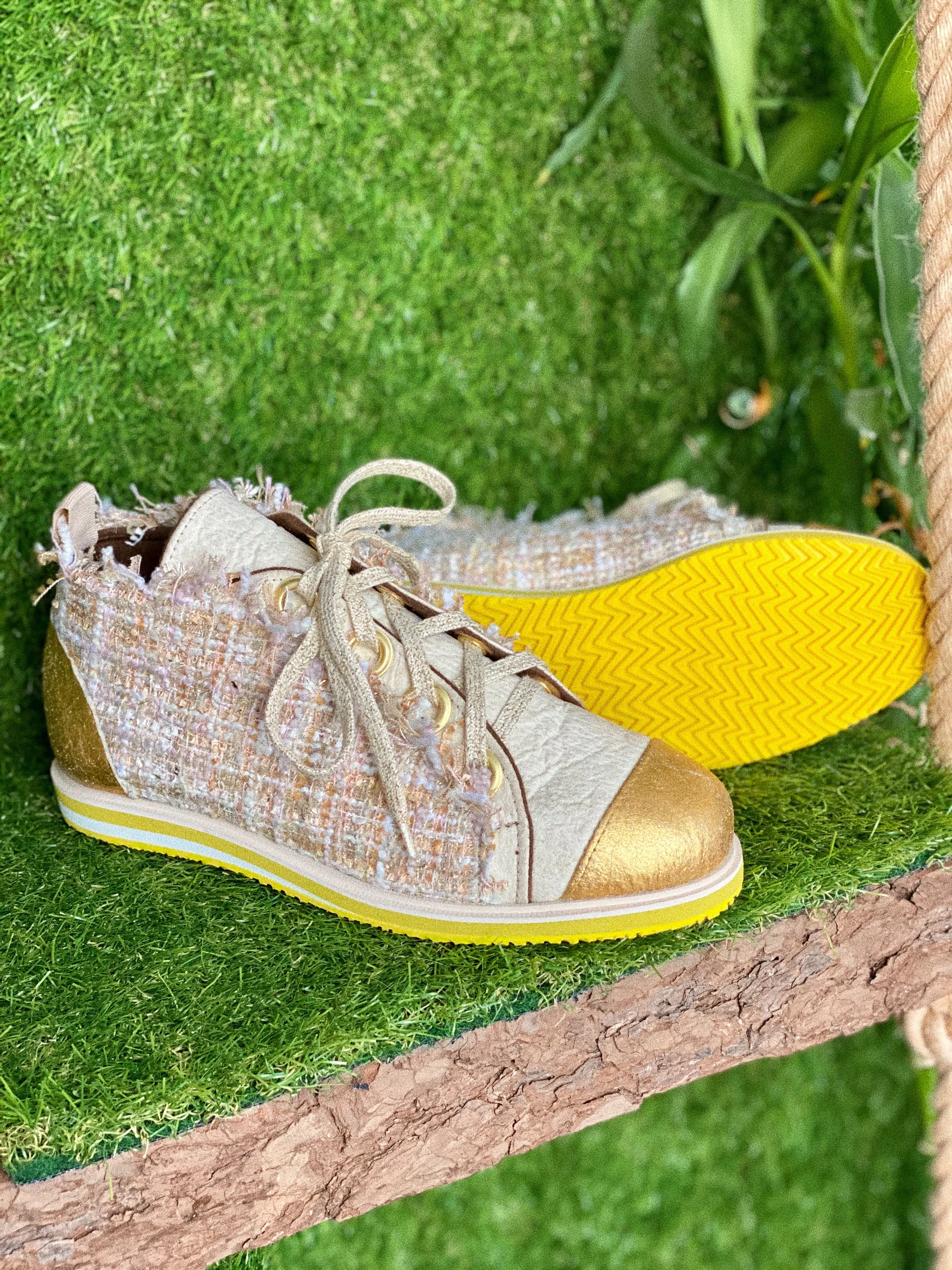 Stylish Vegan Queen Shoes - Eco-Friendly & Durable Footwear for Fashion-Forward Individuals