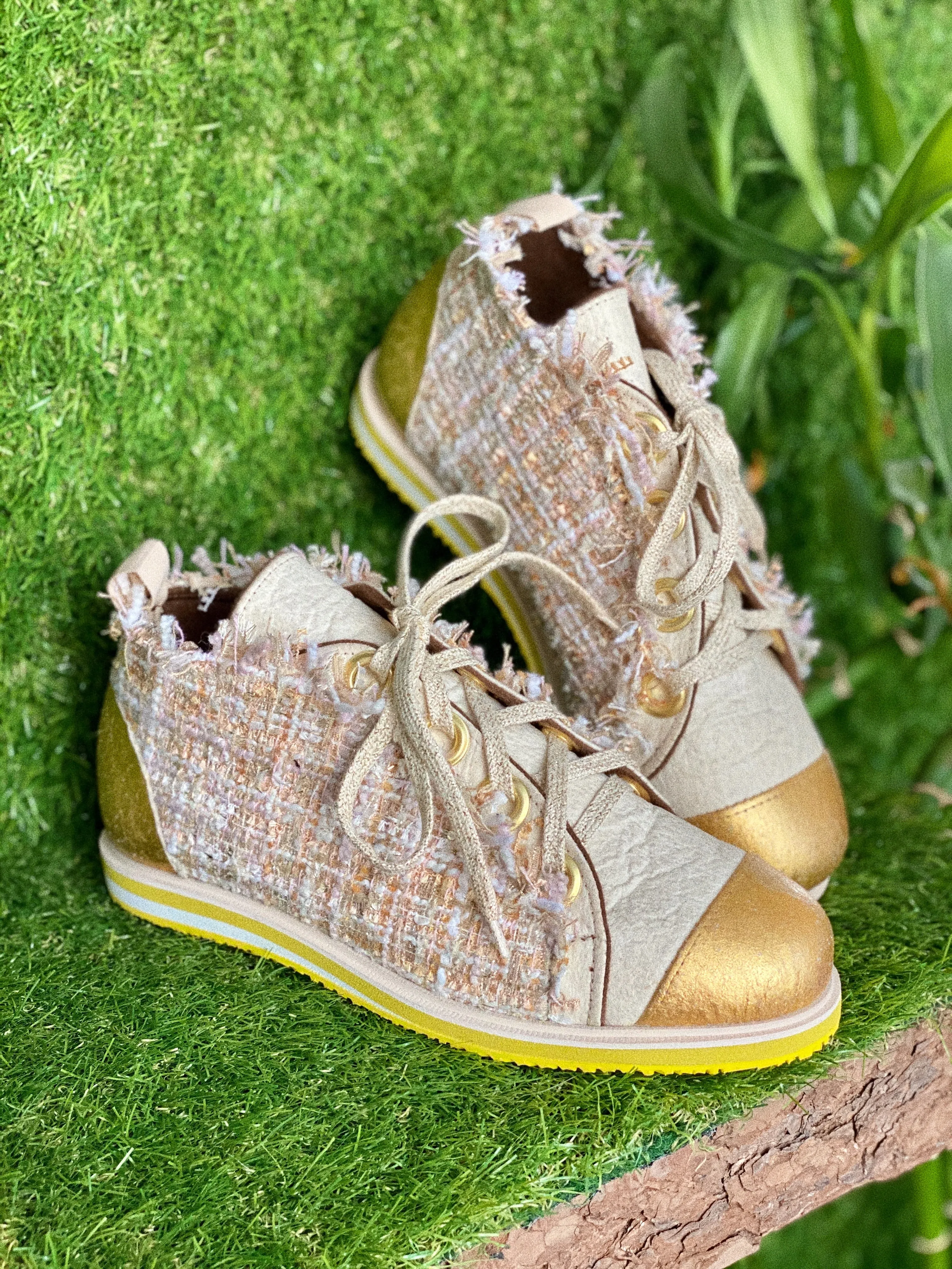 Stylish Vegan Queen Shoes - Eco-Friendly & Durable Footwear for Fashion-Forward Individuals